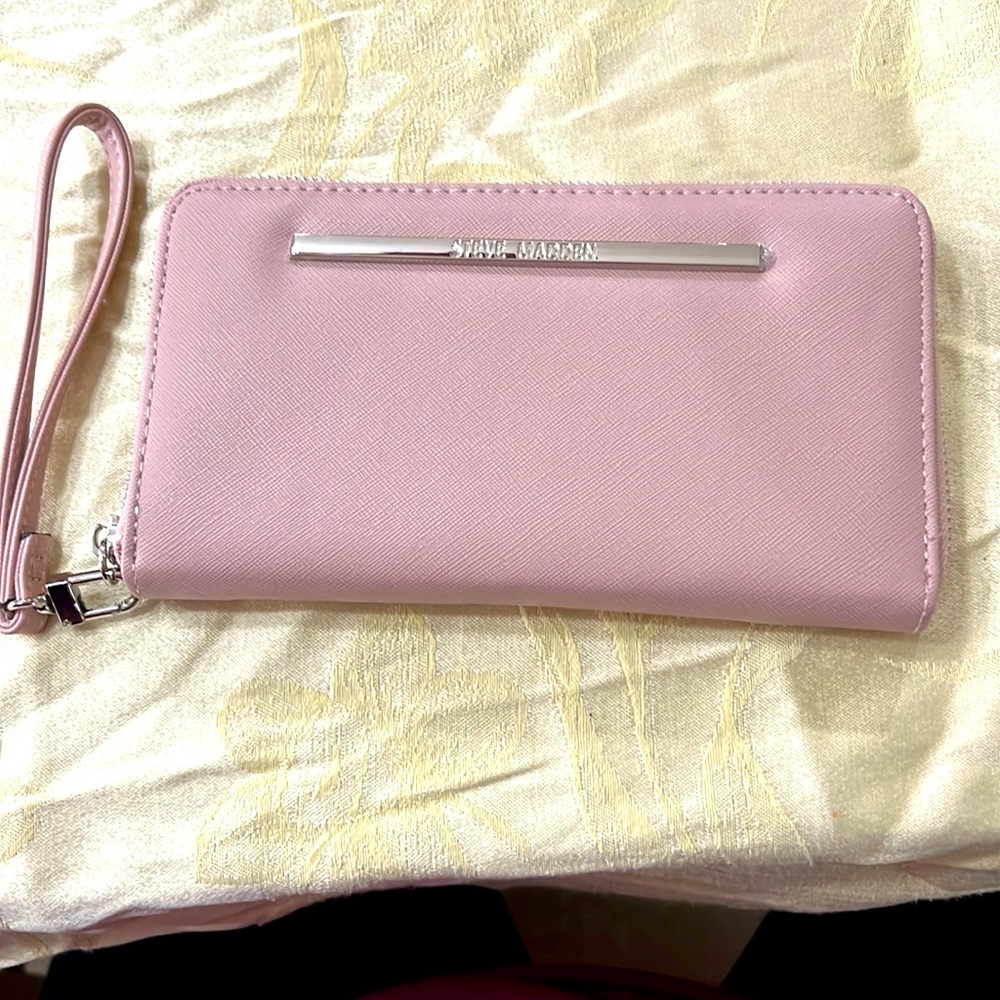 STEVE MADDEN Wristlet Wallet Zip Around Beige
